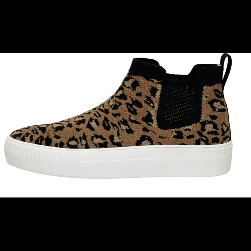 Cushionaire tennis shoes 9.5